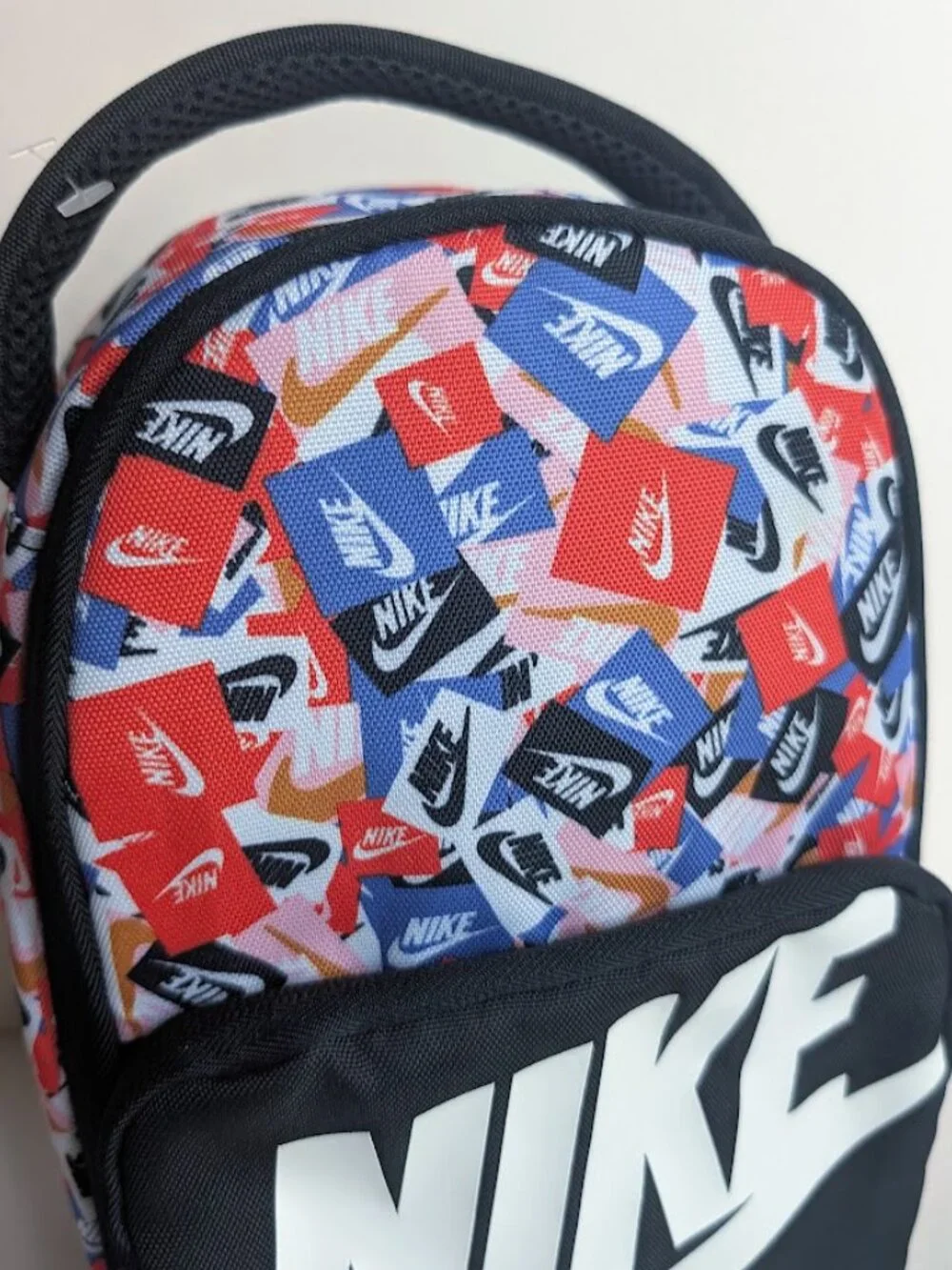 Nike Classic Fuel Pack Insulated Lunch Bag With ID Window